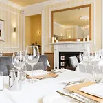 The At Szálloda 5*