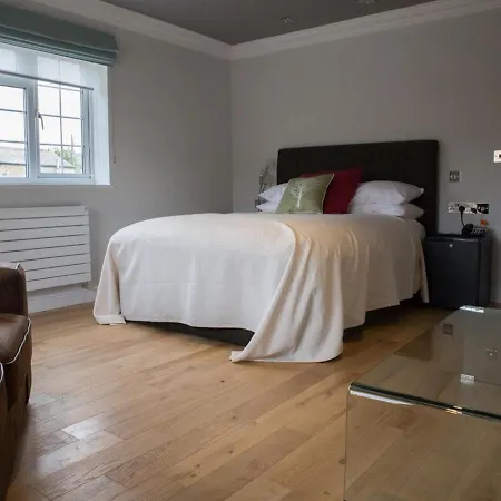 The At Inn 5*