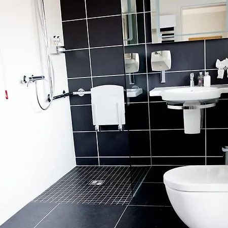 The At ホテル Brough