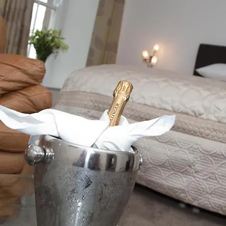 호텔 The At 브로