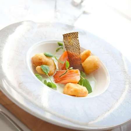 The At 호텔 브로